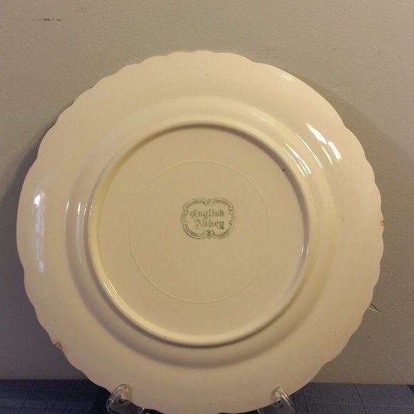 Vintage Taylor Smith & Taylor English Abbey 10" dinner plate, red and white - Picture 4 of 8